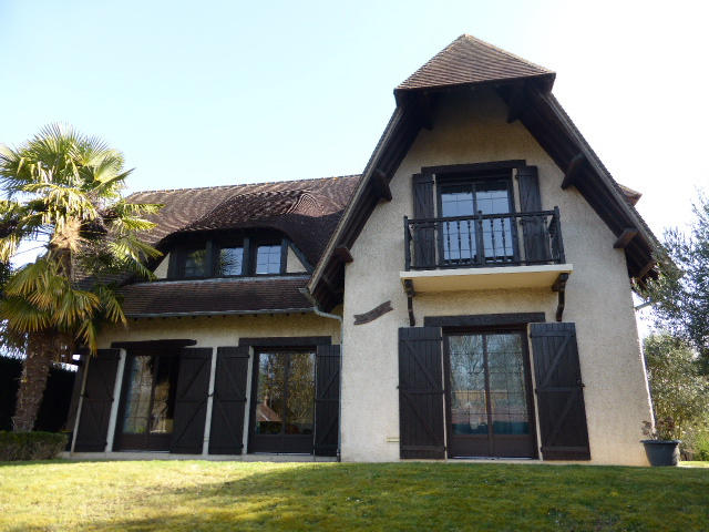 Propriété - 140 m² - 6 pièces