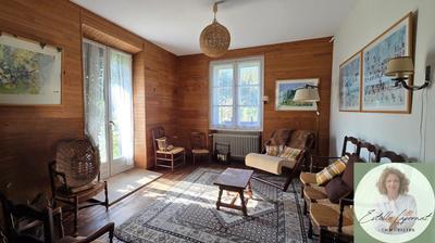 Maison - 322 m² - 13 pièces