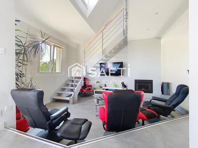 Maison - 96 m² - 5 pièces