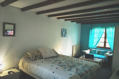 Maison - 214 m² - 7 pièces