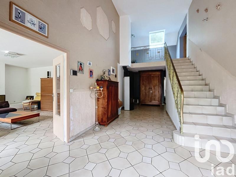 Maison - 250 m² - 8 pièces