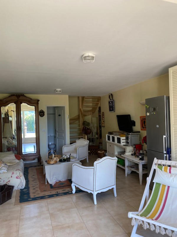 Maison - 260 m² - 9 pièces