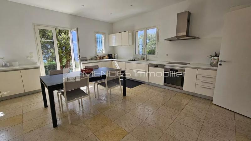 Villa - 430 m² - 8 pièces