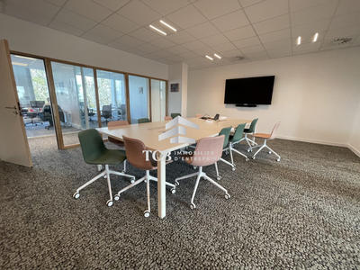 Bureau - 665 m²