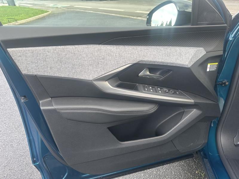Peugeot 3008 Allure Hybrid 145 e-Dsc6 + Pack 360 Vision &amp; Drive Assist + Panoramic Navigation