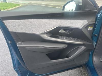 Peugeot 3008 Allure Hybrid 145 e-Dsc6 + Pack 360 Vision &amp; Drive Assist + Panoramic Navigation