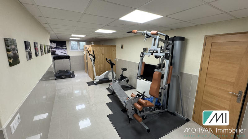 Maison - 262 m² - 7 pièces