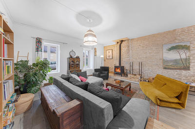 Maison - 235 m² - 9 pièces