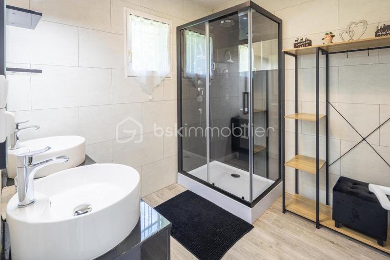 Propriété - 324 m² - 13 pièces