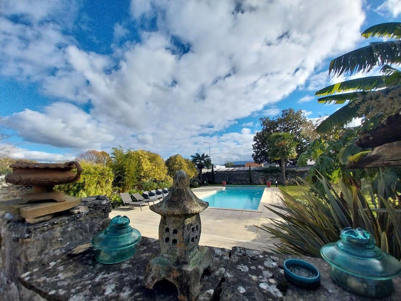 Maison - 270 m² - 7 pièces