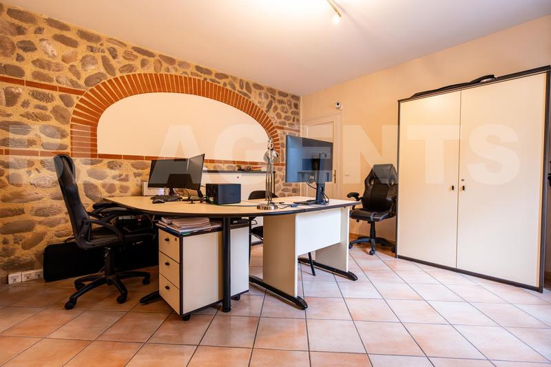 Maison - 291 m² - 10 pièces