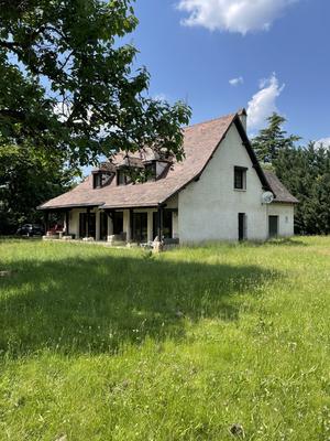 Maison - 375 m² - 8 pièces