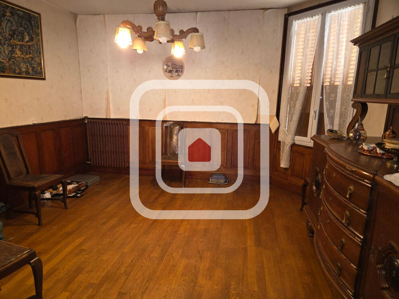 Maison - 121 m² - 6 pièces