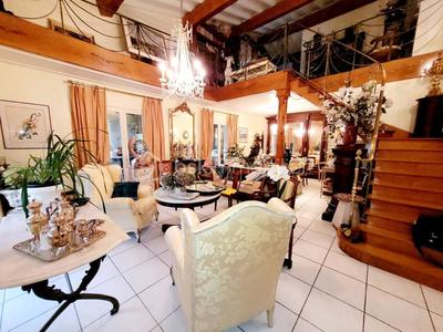 Maison de village - 211 m² - 7 pièces