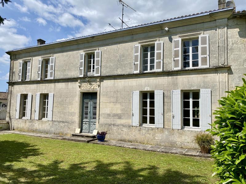 Château - 725 m² - 13 pièces