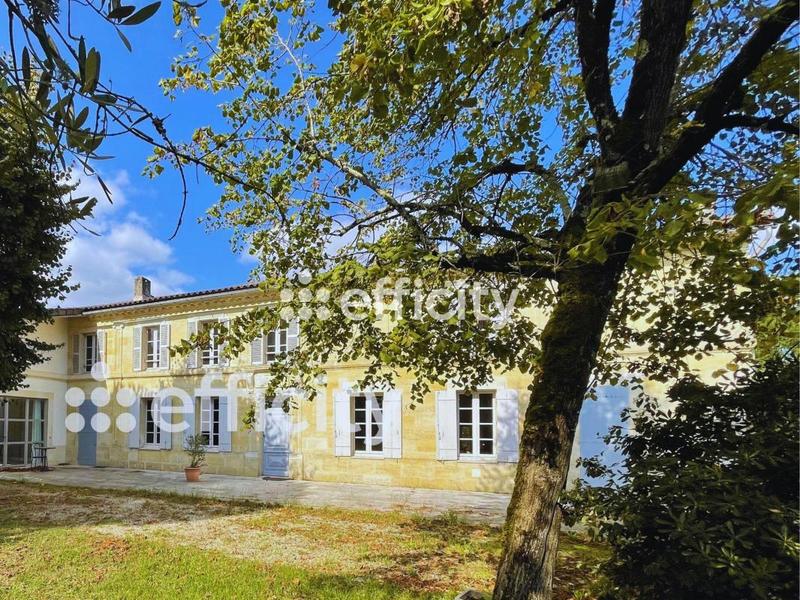 Maison - 352 m² - 9 pièces