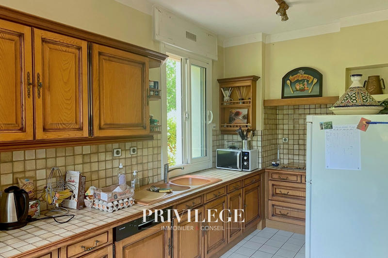 Maison - 229 m² - 7 pièces