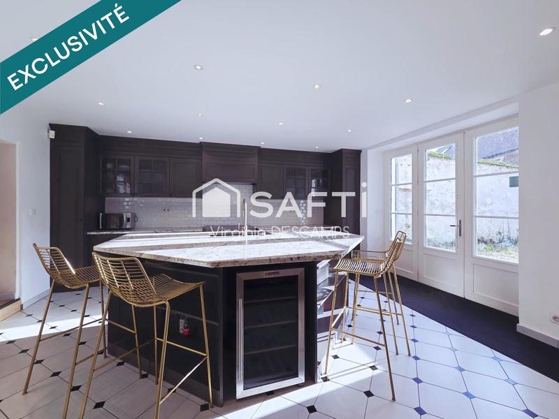 Maison - 198 m² - 7 pièces