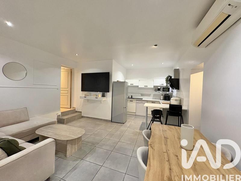 Maison - 280 m² - 10 pièces