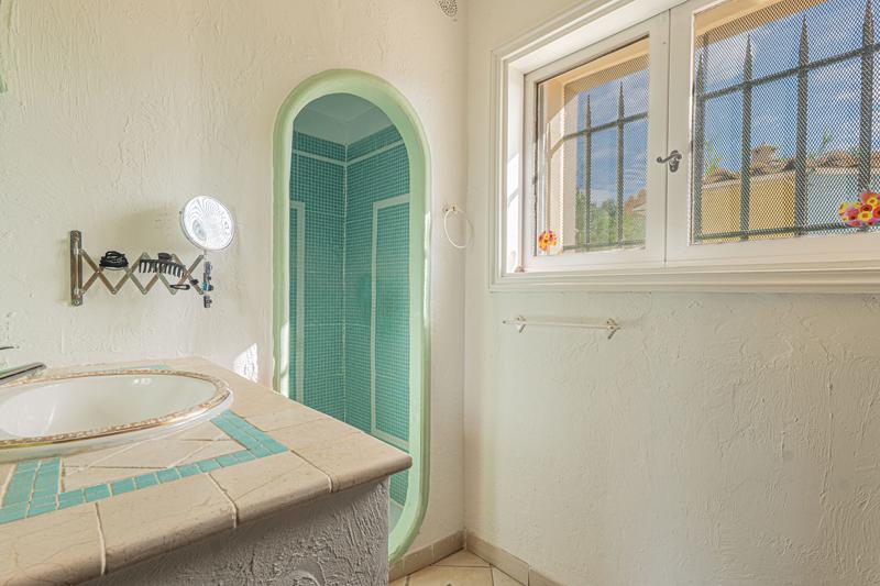 Maison - 205 m² - 6 pièces