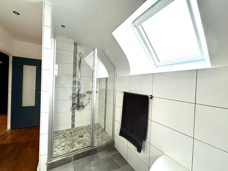 Pavillon - 130 m² - 7 pièces