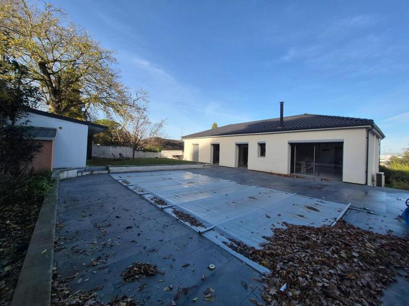Maison - 283 m² - 6 pièces