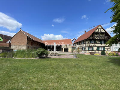 Maison - 700 m² - 6 pièces