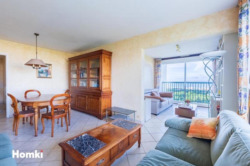 Appartement - 105 m² - 5 pièces