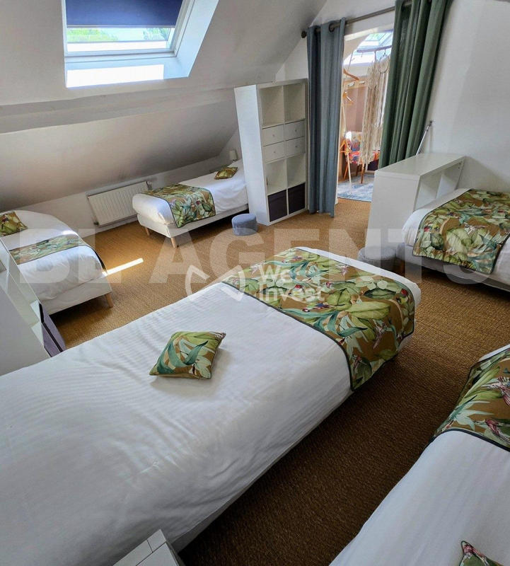 Maison - 807 m² - 30 pièces