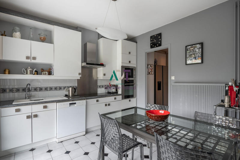 Appartement - 144 m² - 4 pièces