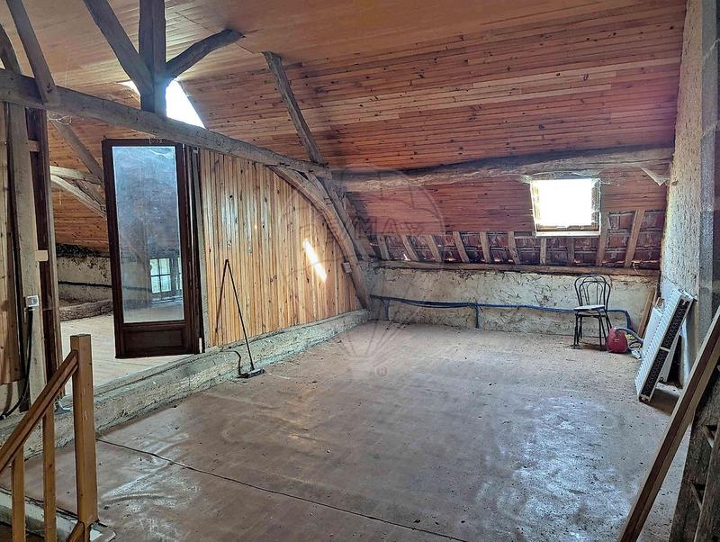 Maison - 300 m² - 5 pièces