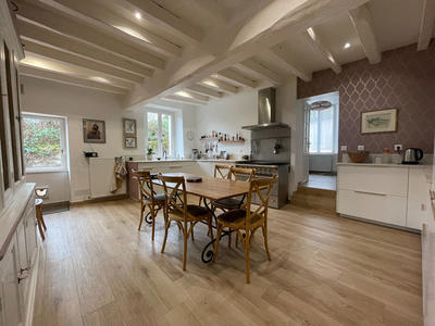 Maison - 200 m² - 7 pièces