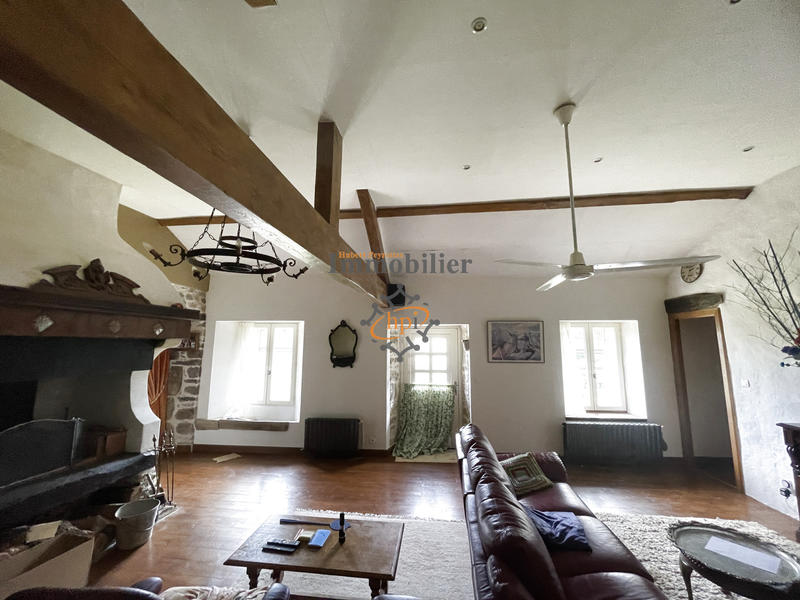 Maison - 233 m² - 8 pièces