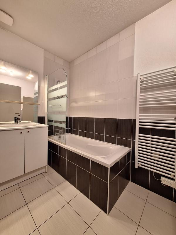 Appartement - 80 m² - 3 pièces