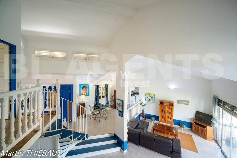 Maison - 260 m² - 12 pièces