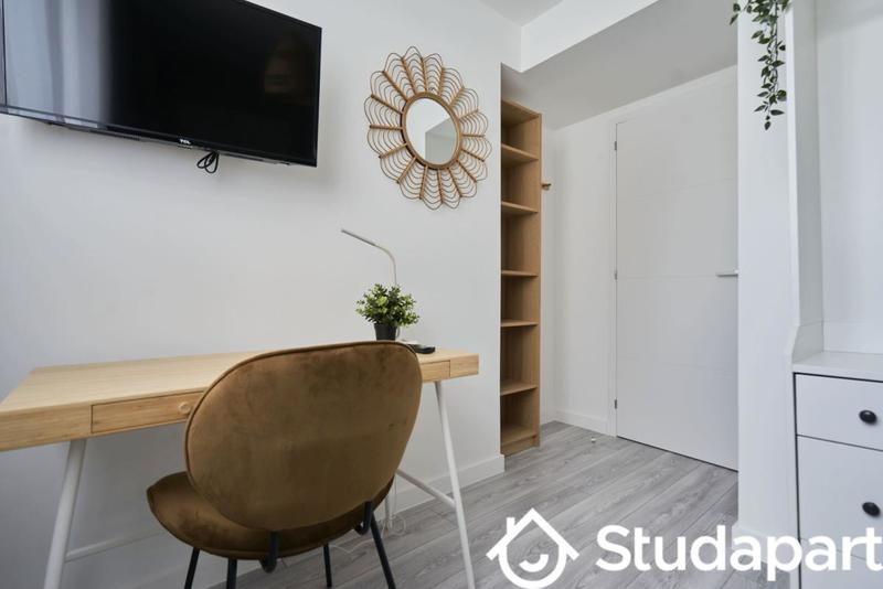 Chambre - 10 m² - 1 pièce