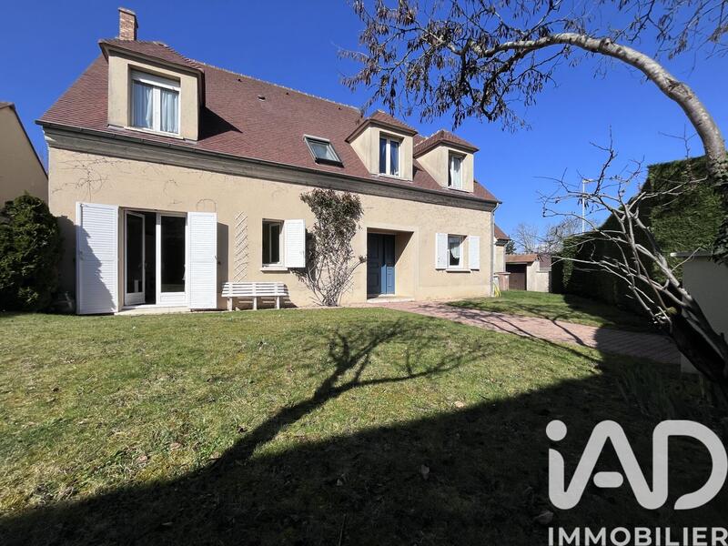 Maison - 210 m² - 8 pièces