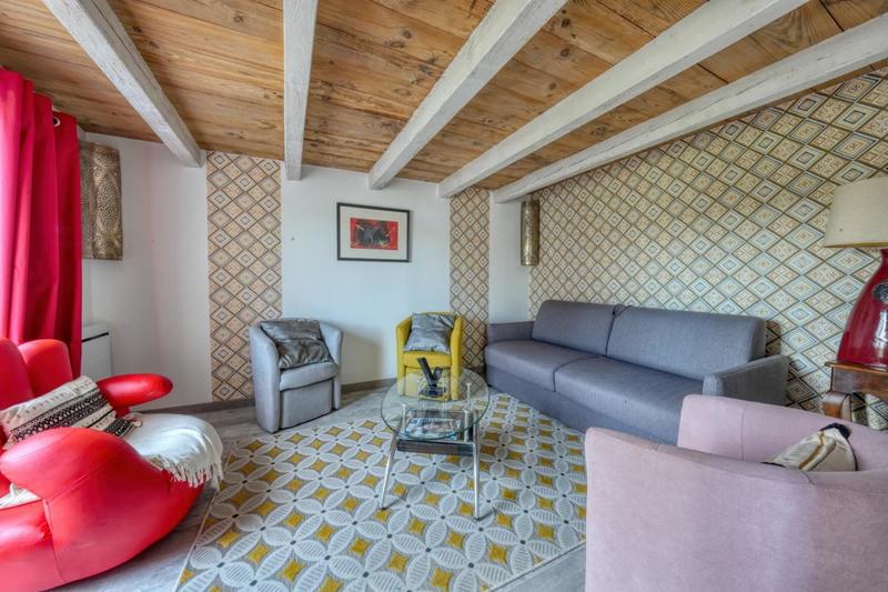 Maison - 330 m² - 12 pièces