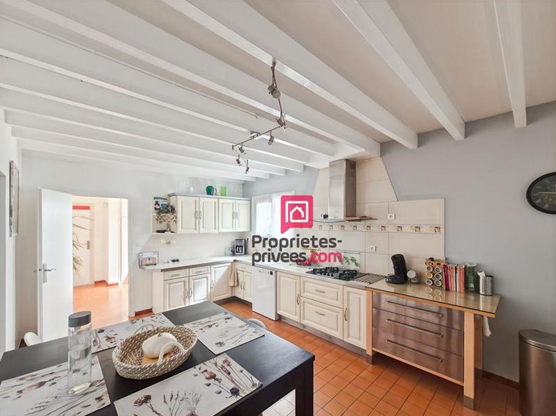 Maison - 225 m² - 8 pièces