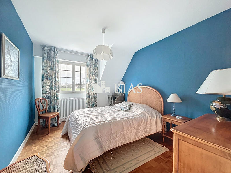 Maison - 183 m² - 8 pièces