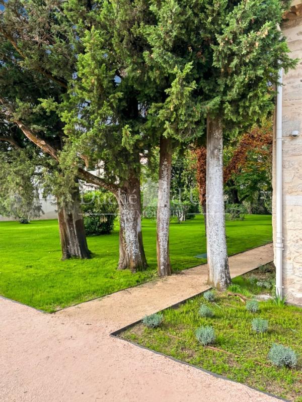 Propriété - 307 m² - 7 pièces