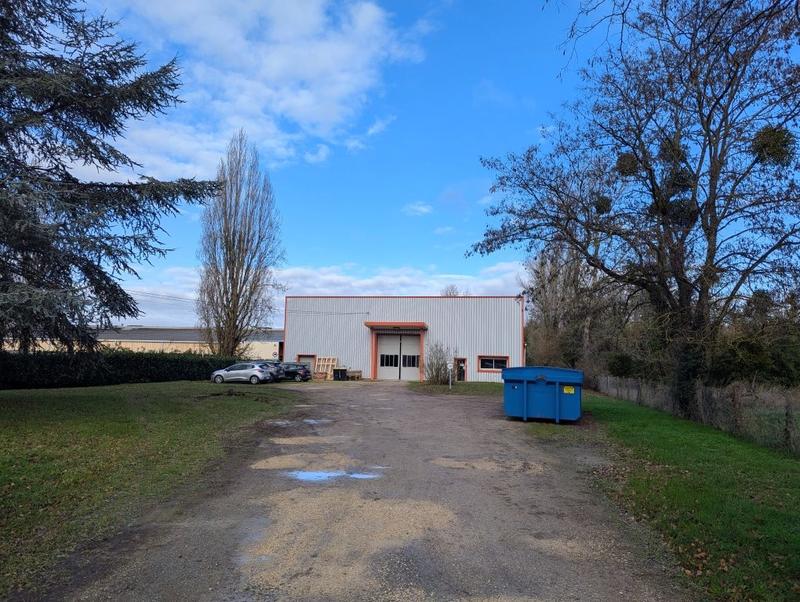 Local d'activités - 1 106 m²