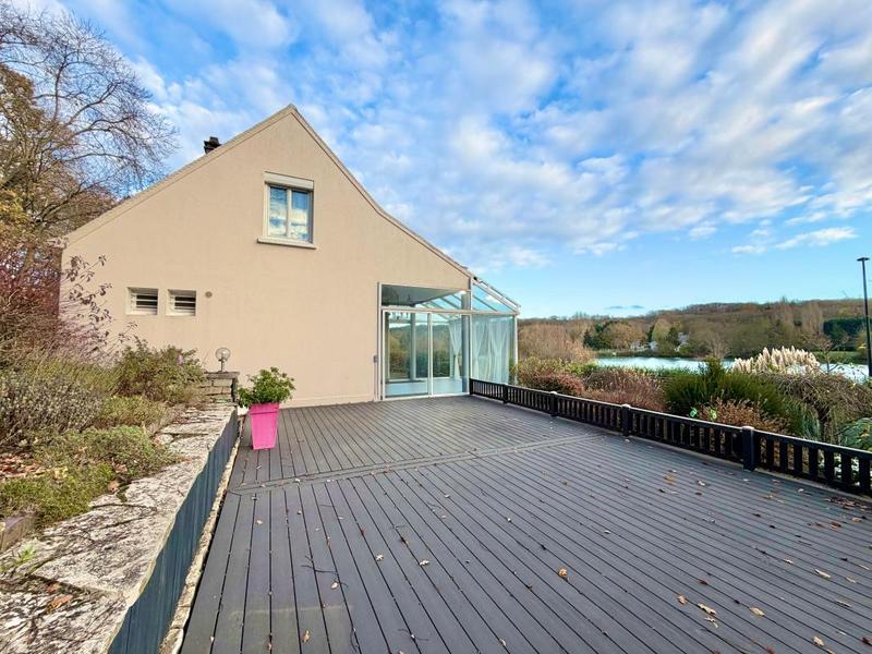 Maison - 219 m² - 8 pièces