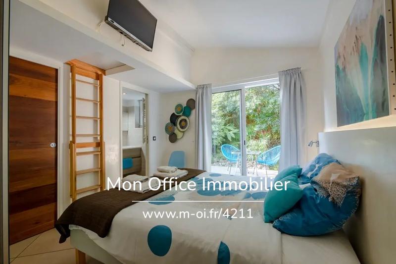 Maison - 308 m² - 10 pièces