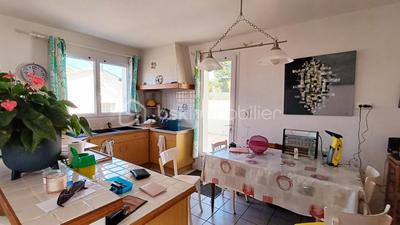 Maison - 90 m² - 5 pièces