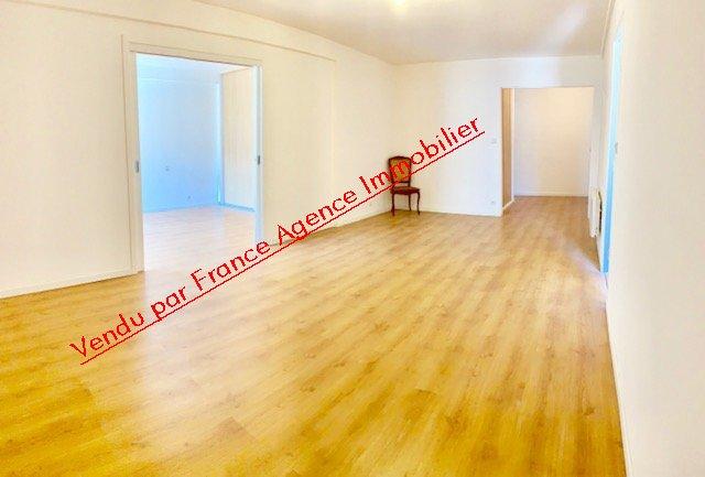 Appartement - 75 m² - 3 pièces