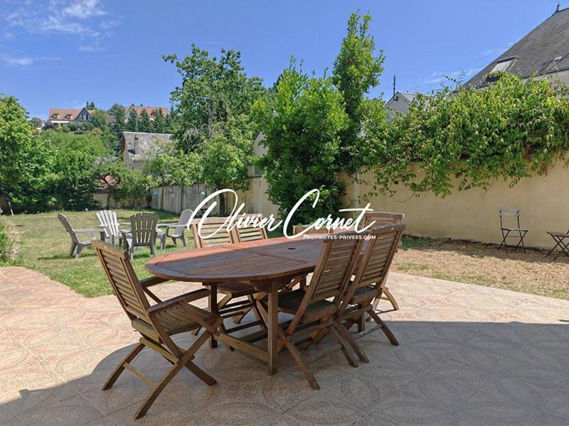 Maison - 169 m² - 9 pièces