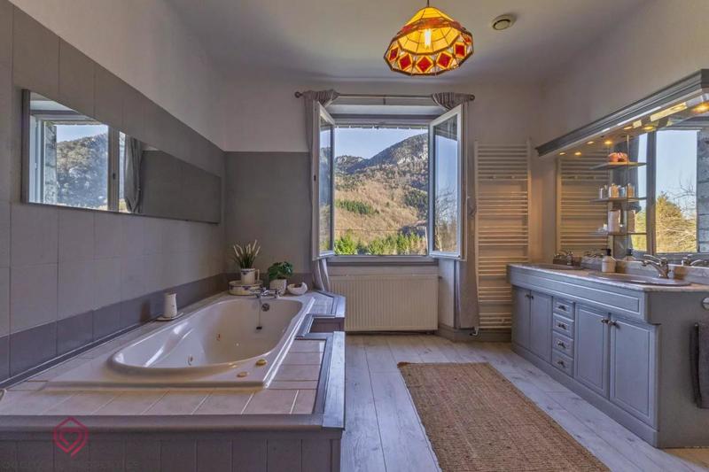 Propriété - 177 m² - 7 pièces