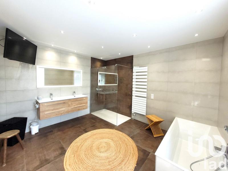 Maison - 179 m² - 6 pièces