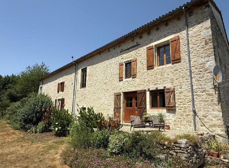 Maison - 134 m² - 10 pièces